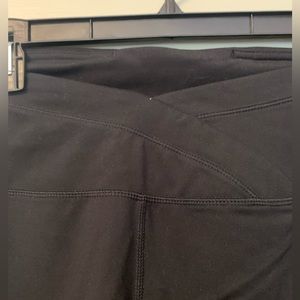 Criss-cross legging from Yogalicious